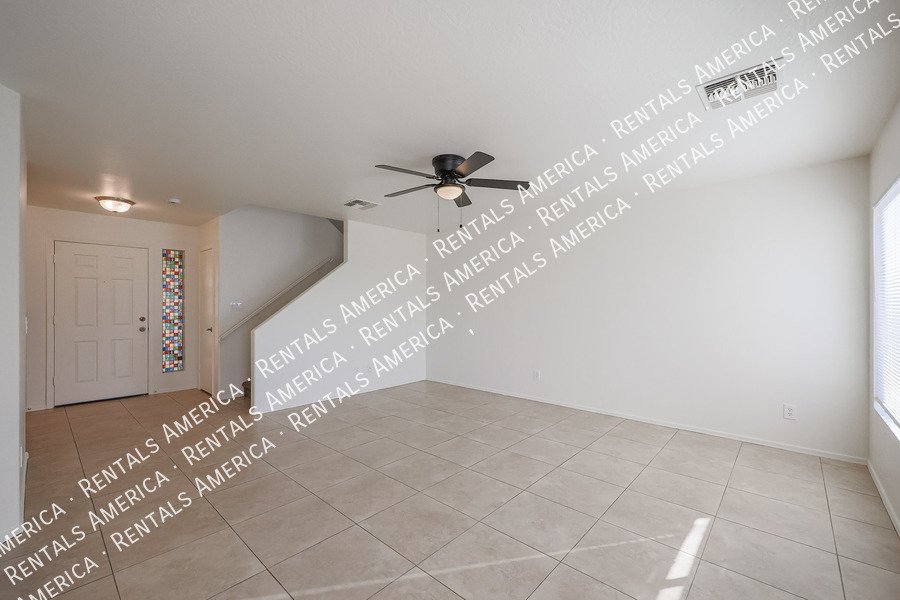 MOVE IN READY 4 BEDROOM WITH A LOFT property image