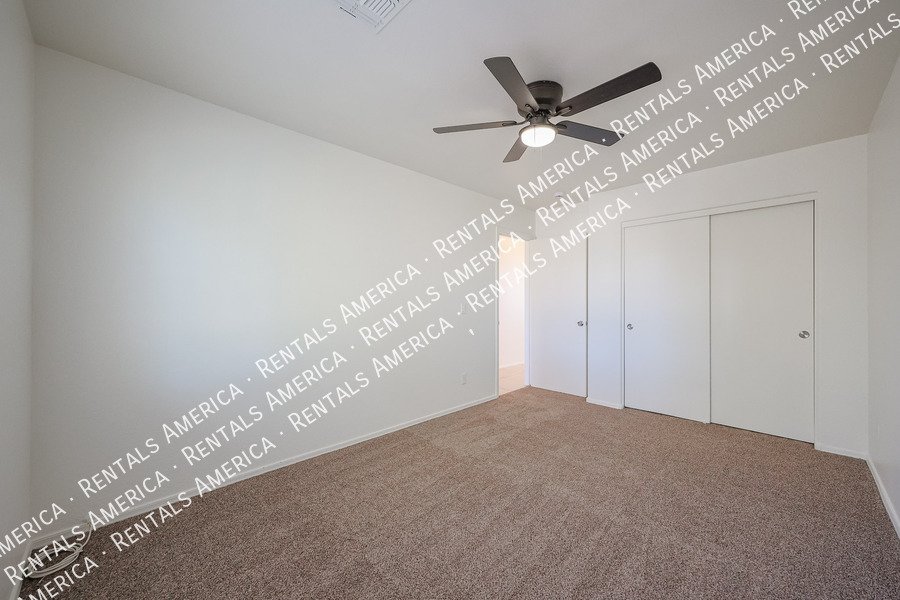 MOVE IN READY 4 BEDROOM WITH A LOFT property image