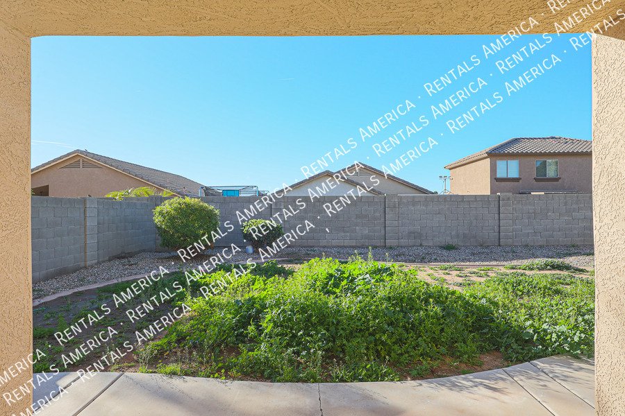 MOVE IN READY 4 BEDROOM WITH A LOFT property image