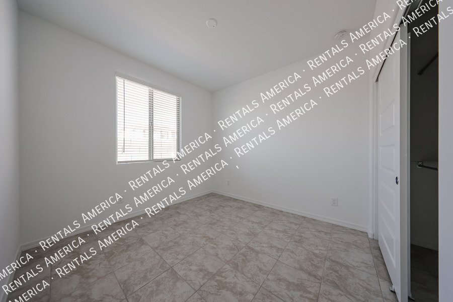 Stunning Brand New 4 Bed / 3 Bath Home in Rancho Mercado Single Level property image