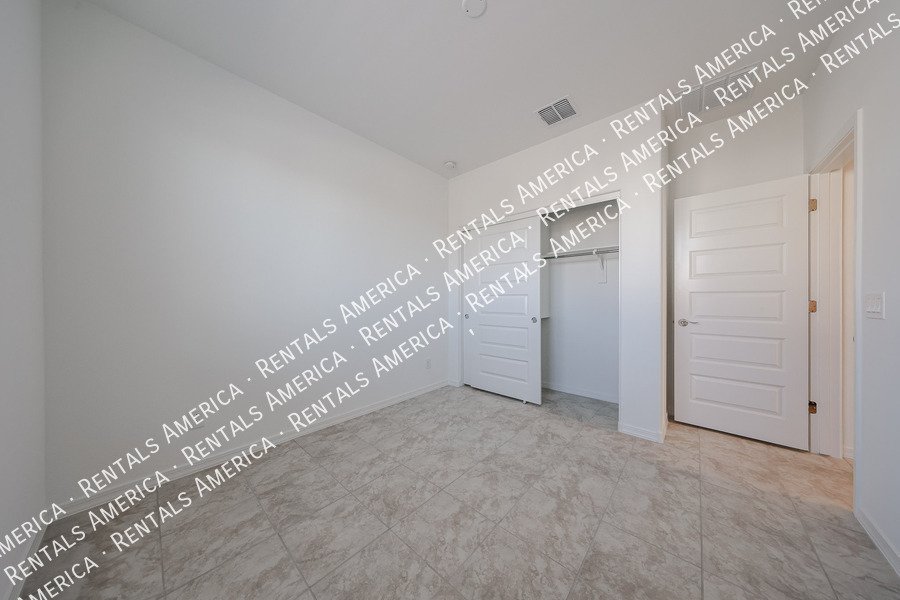 Stunning Brand New 4 Bed / 3 Bath Home in Rancho Mercado Single Level property image