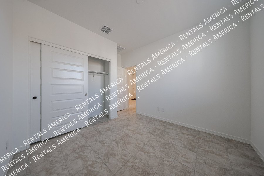 Stunning Brand New 4 Bed / 3 Bath Home in Rancho Mercado Single Level property image