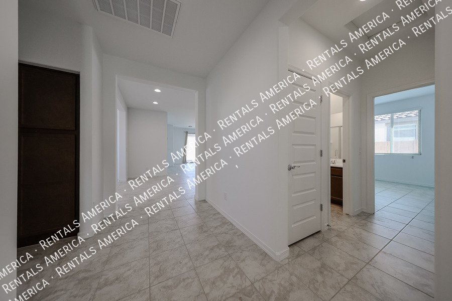 Stunning Brand New 4 Bed / 3 Bath Home in Rancho Mercado Single Level property image