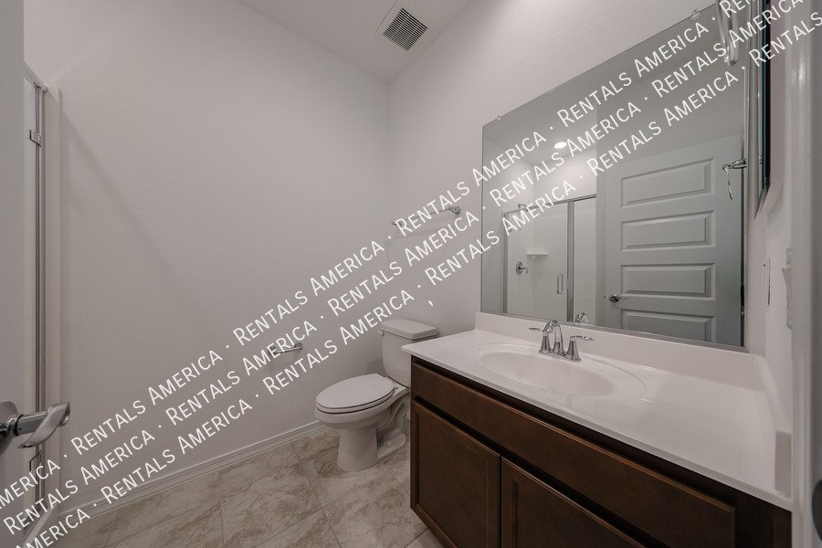 Stunning Brand New 4 Bed / 3 Bath Home in Rancho Mercado Single Level property image