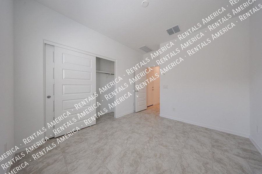 Stunning Brand New 4 Bed / 3 Bath Home in Rancho Mercado Single Level property image