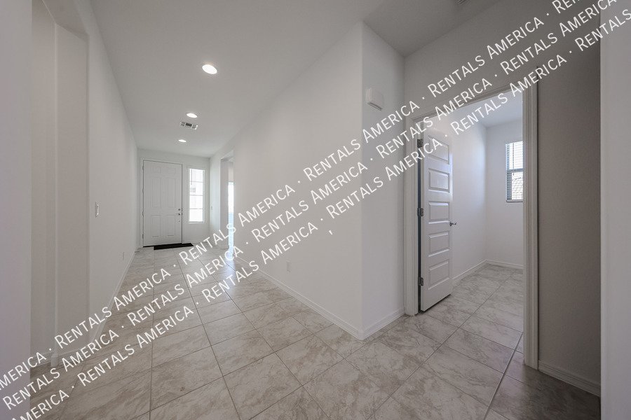 Stunning Brand New 4 Bed / 3 Bath Home in Rancho Mercado Single Level property image