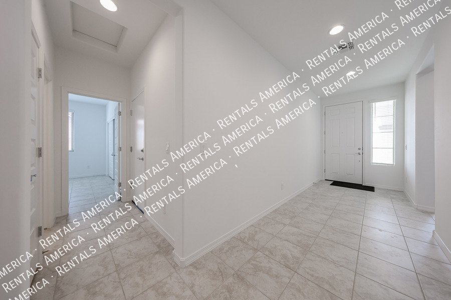 Stunning Brand New 4 Bed / 3 Bath Home in Rancho Mercado Single Level property image