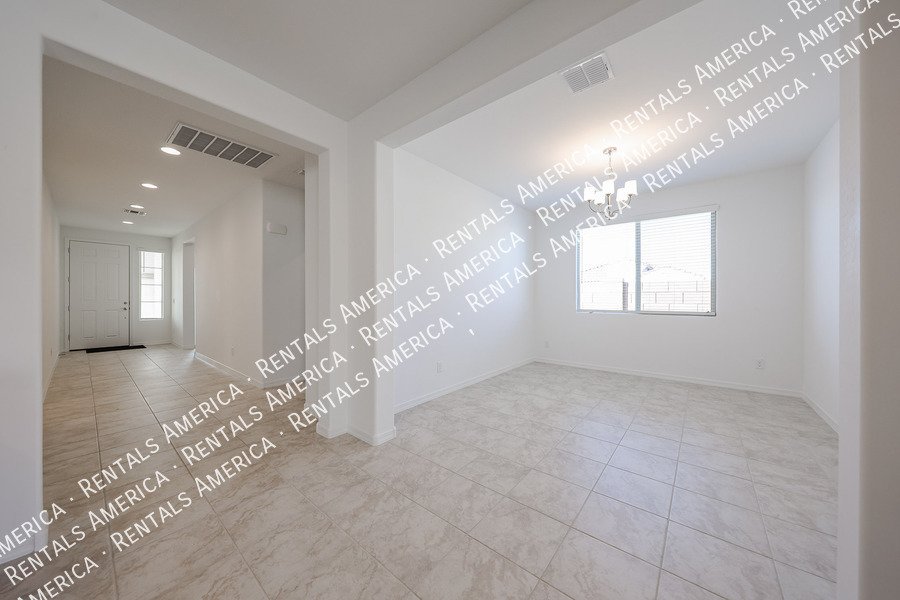 Stunning Brand New 4 Bed / 3 Bath Home in Rancho Mercado Single Level property image