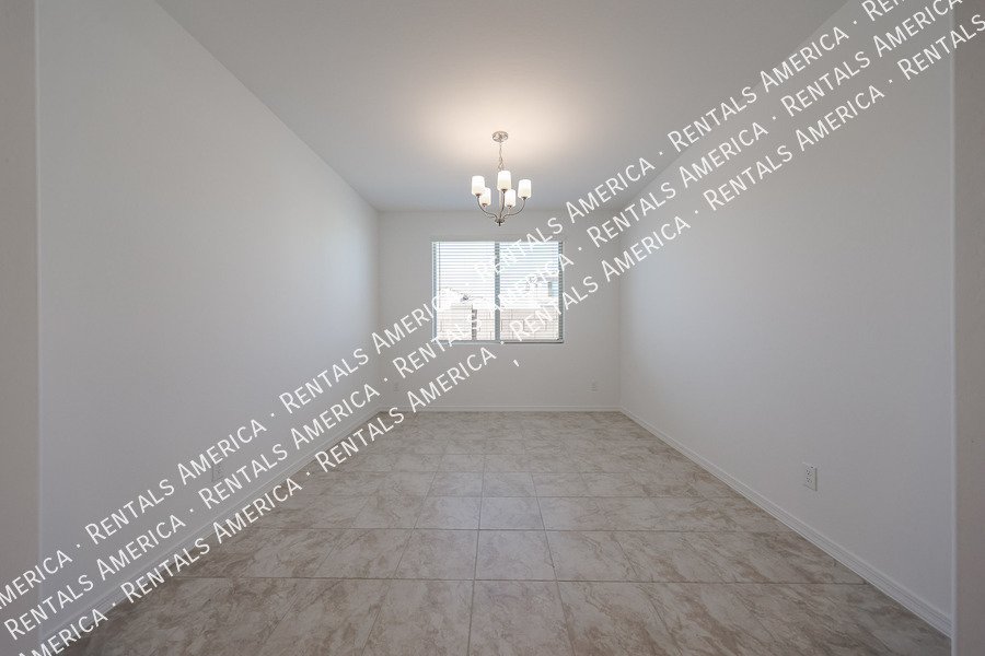 Stunning Brand New 4 Bed / 3 Bath Home in Rancho Mercado Single Level property image