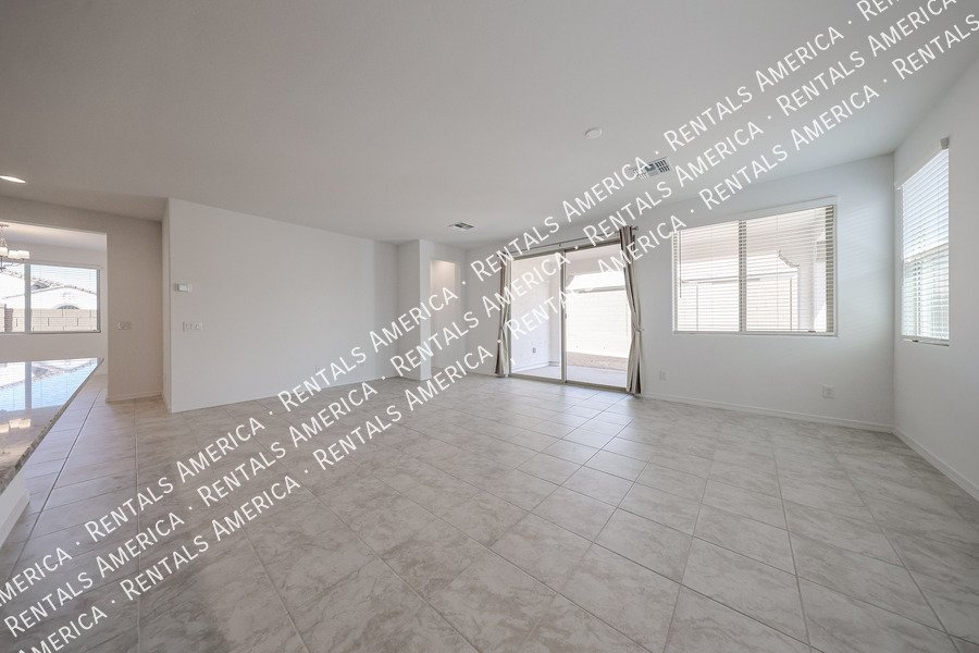 Stunning Brand New 4 Bed / 3 Bath Home in Rancho Mercado Single Level property image