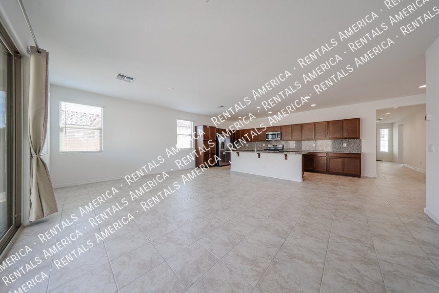 Stunning Brand New 4 Bed / 3 Bath Home in Rancho Mercado Single Level property image