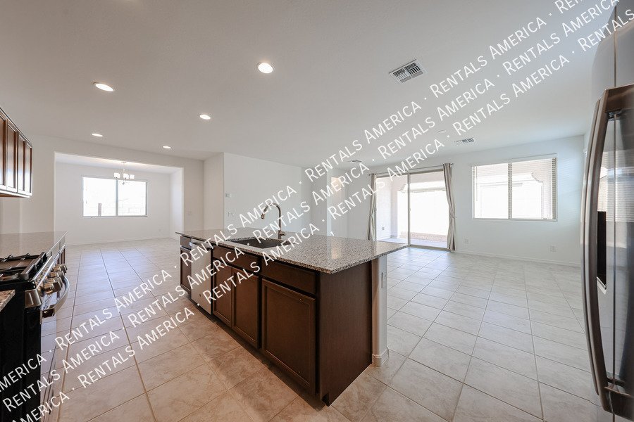 Stunning Brand New 4 Bed / 3 Bath Home in Rancho Mercado Single Level property image