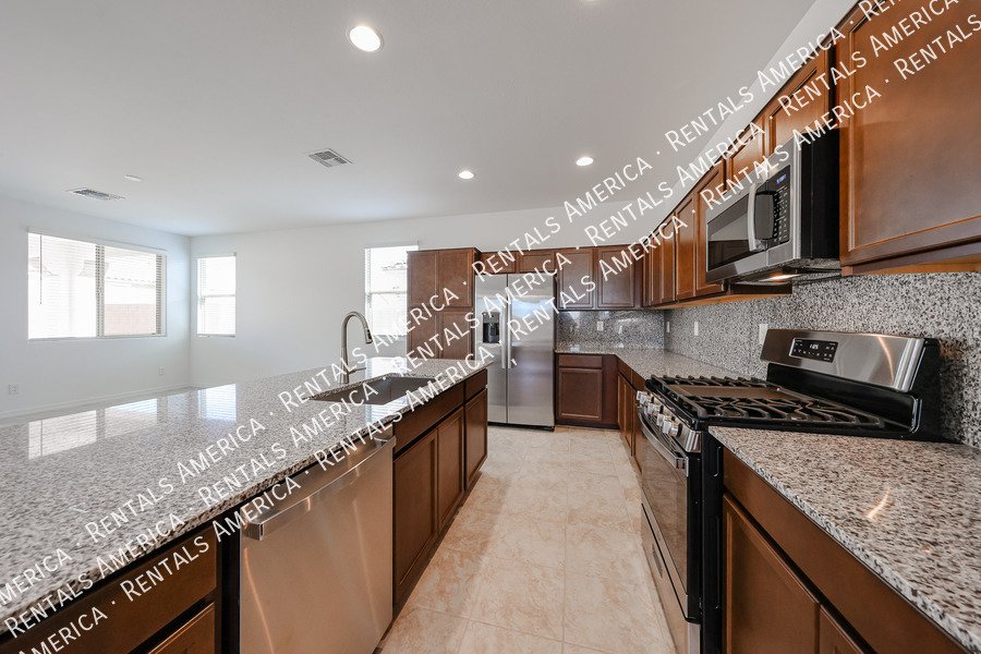 Stunning Brand New 4 Bed / 3 Bath Home in Rancho Mercado Single Level property image