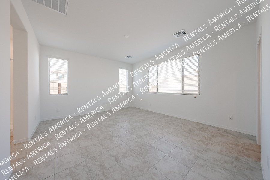 Stunning Brand New 4 Bed / 3 Bath Home in Rancho Mercado Single Level property image