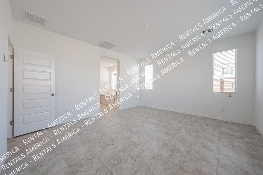 Stunning Brand New 4 Bed / 3 Bath Home in Rancho Mercado Single Level property image