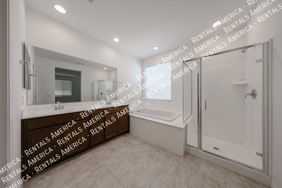 Stunning Brand New 4 Bed / 3 Bath Home in Rancho Mercado Single Level property image