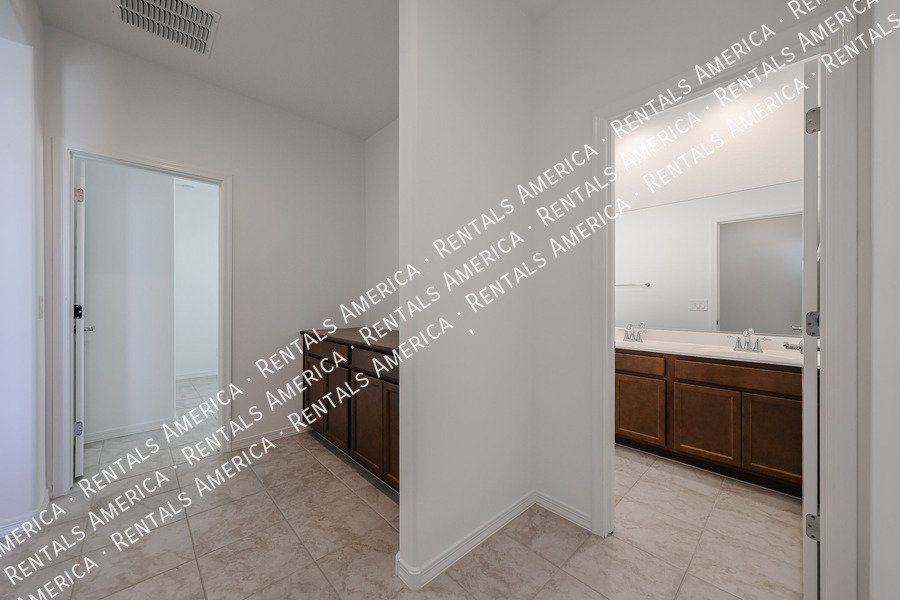 Single level Beauty 4 bed 3 bath property image