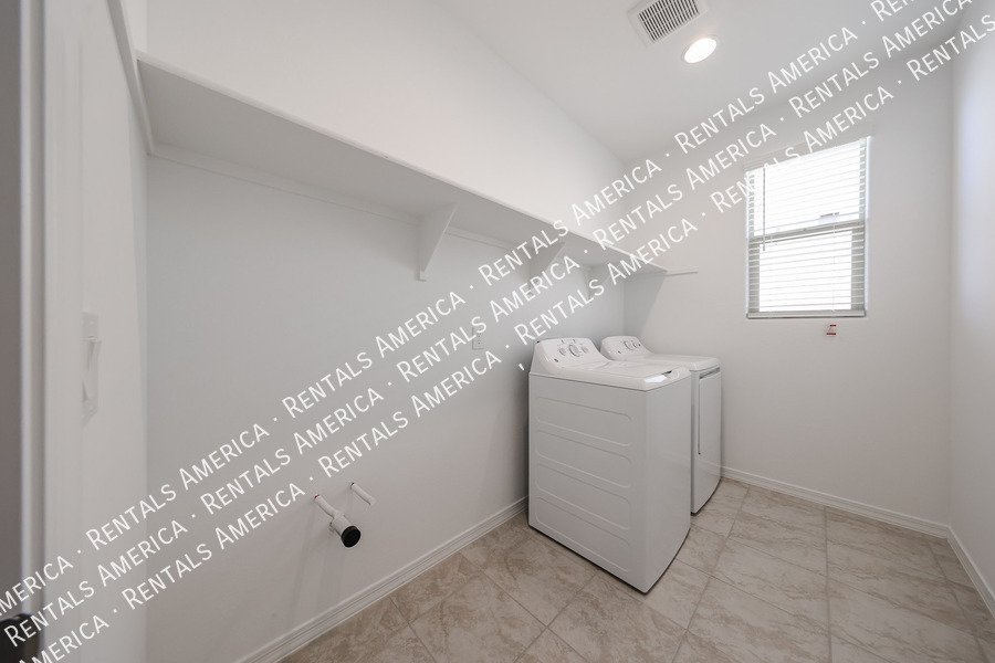 Single level Beauty 4 bed 3 bath property image