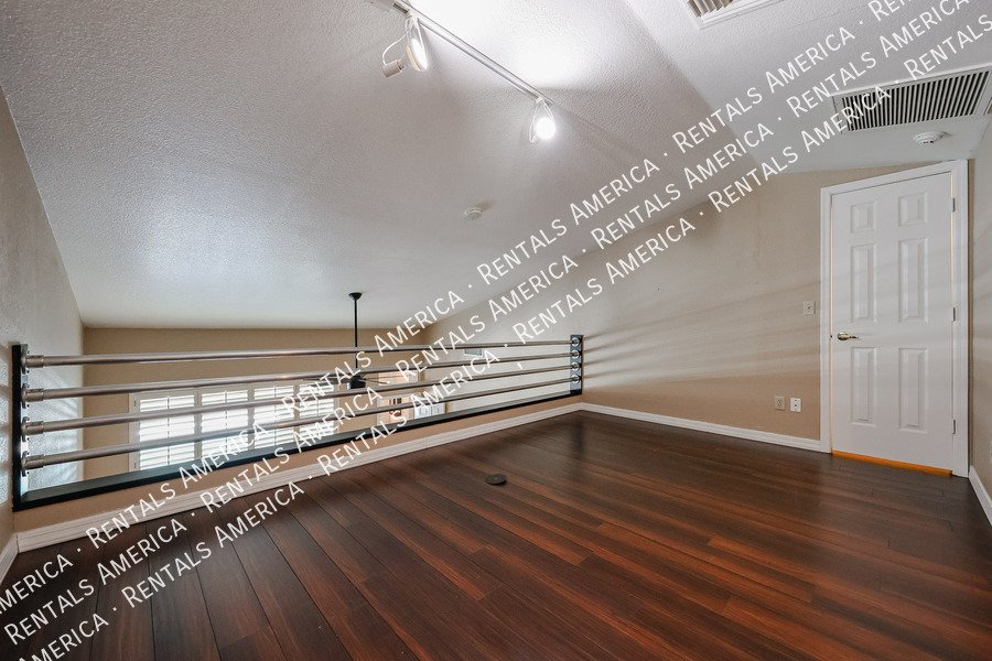 6126 E Juniper Ave property image