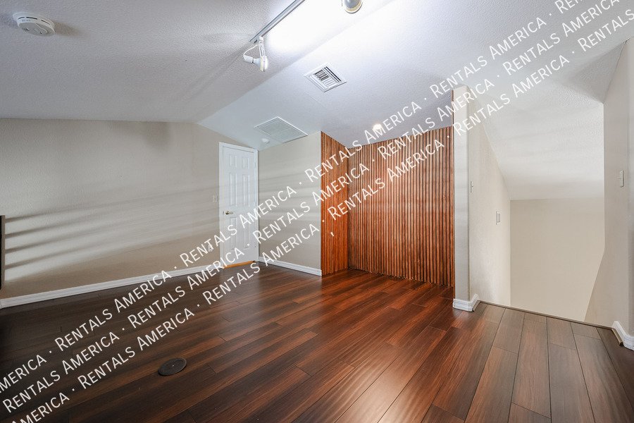 6126 E Juniper Ave property image