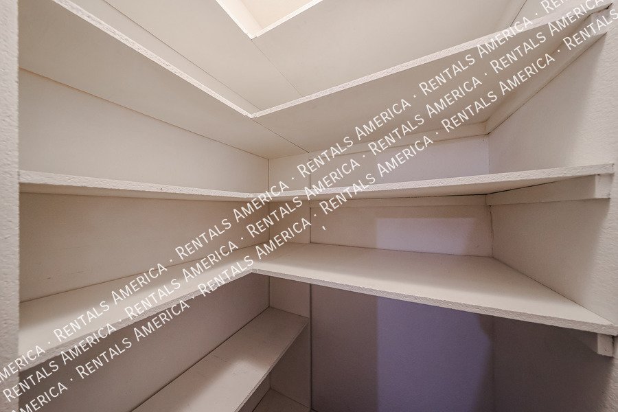 6126 E Juniper Ave property image