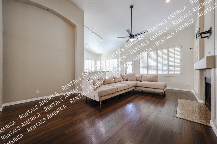 6126 E Juniper Ave property image