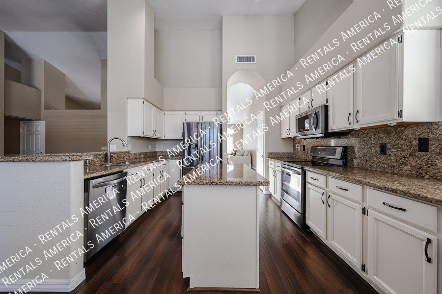 6126 E Juniper Ave property image