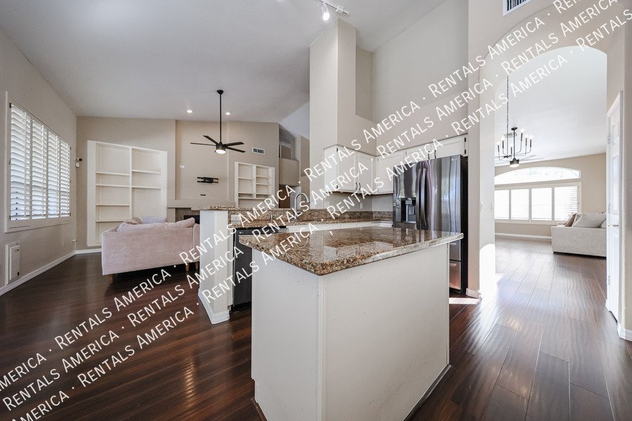 6126 E Juniper Ave property image