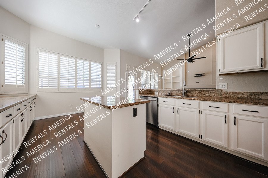 6126 E Juniper Ave property image