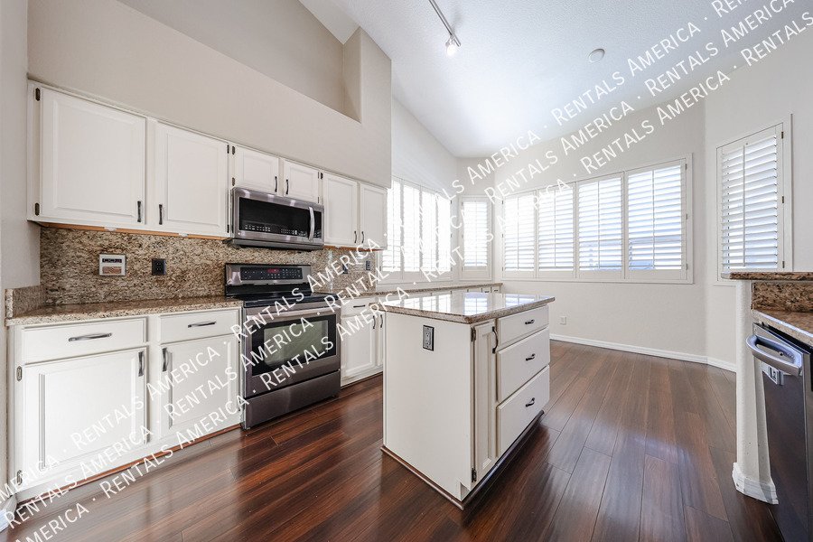 6126 E Juniper Ave property image