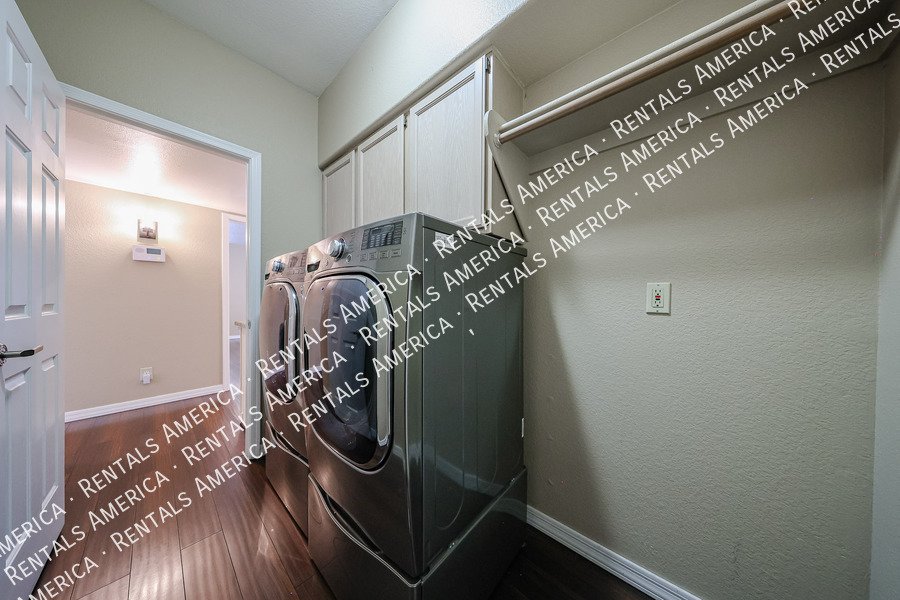 6126 E Juniper Ave property image