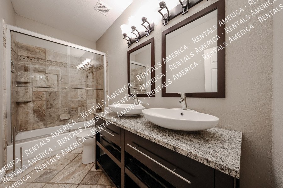 6126 E Juniper Ave property image