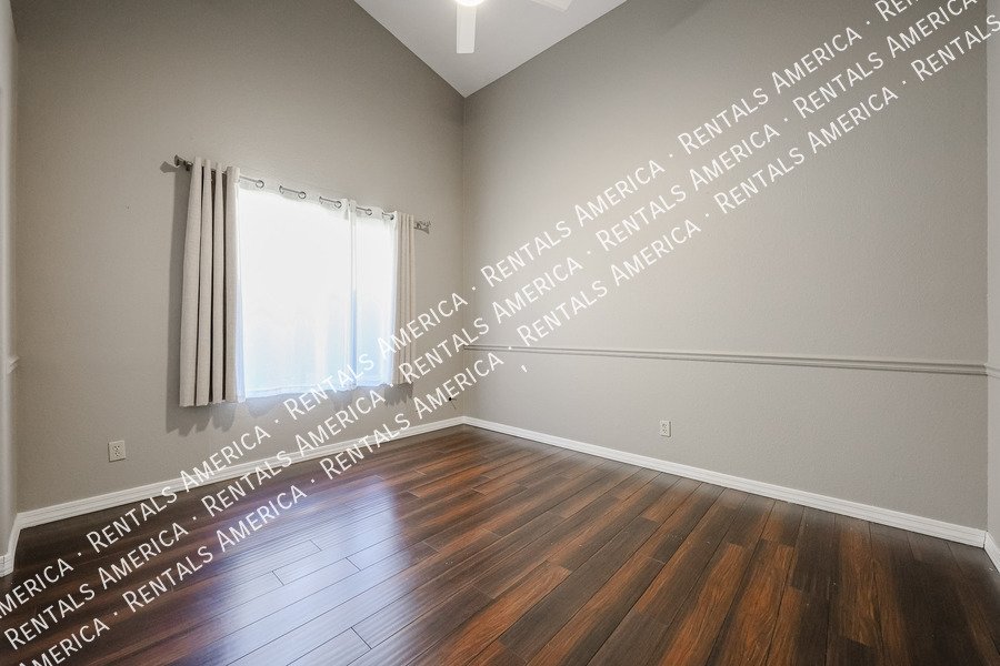 6126 E Juniper Ave property image