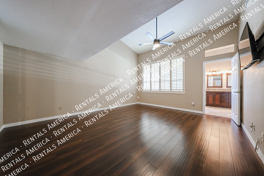 6126 E Juniper Ave property image