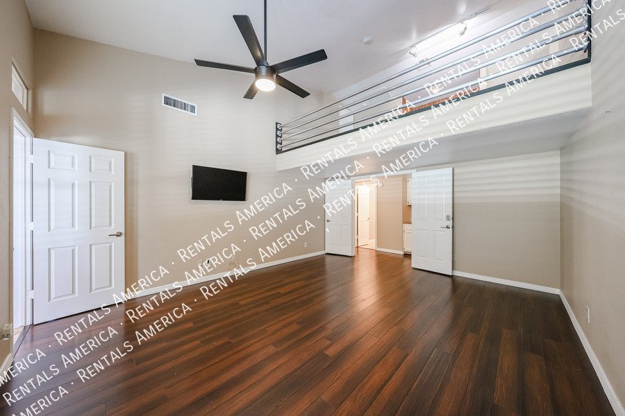 6126 E Juniper Ave property image