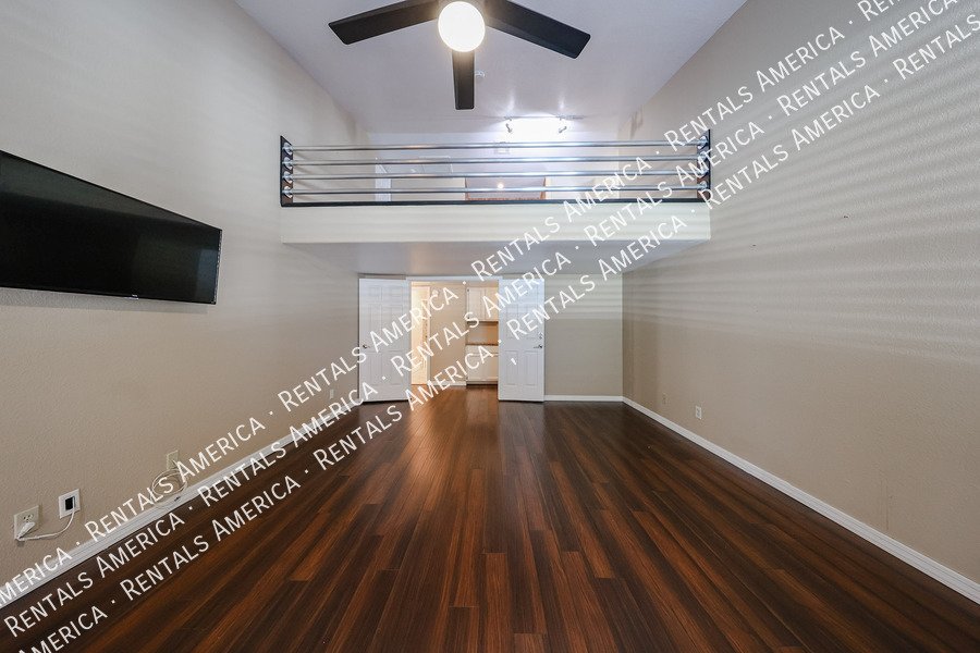 6126 E Juniper Ave property image