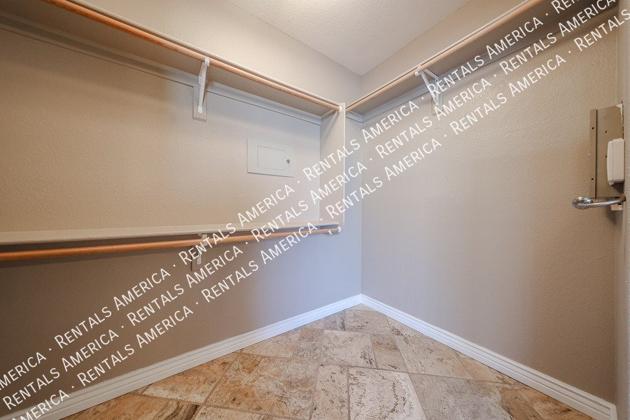 6126 E Juniper Ave property image