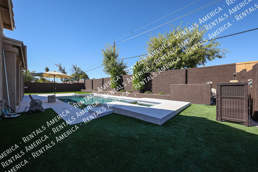 6126 E Juniper Ave property image