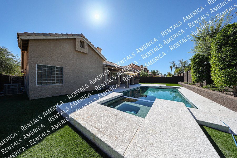 6126 E Juniper Ave property image