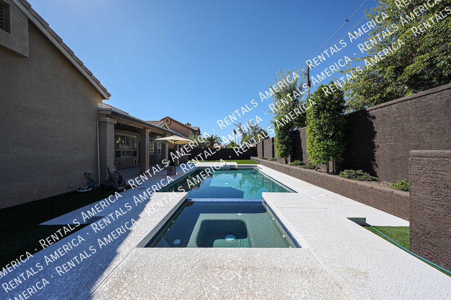 6126 E Juniper Ave property image