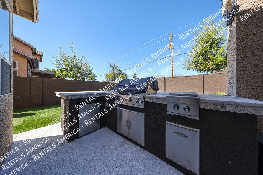 6126 E Juniper Ave property image