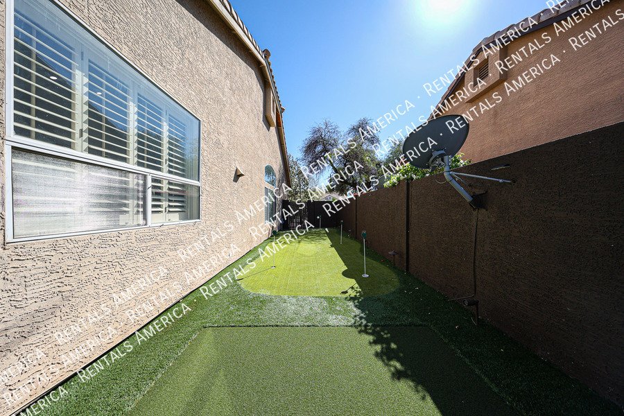 6126 E Juniper Ave property image