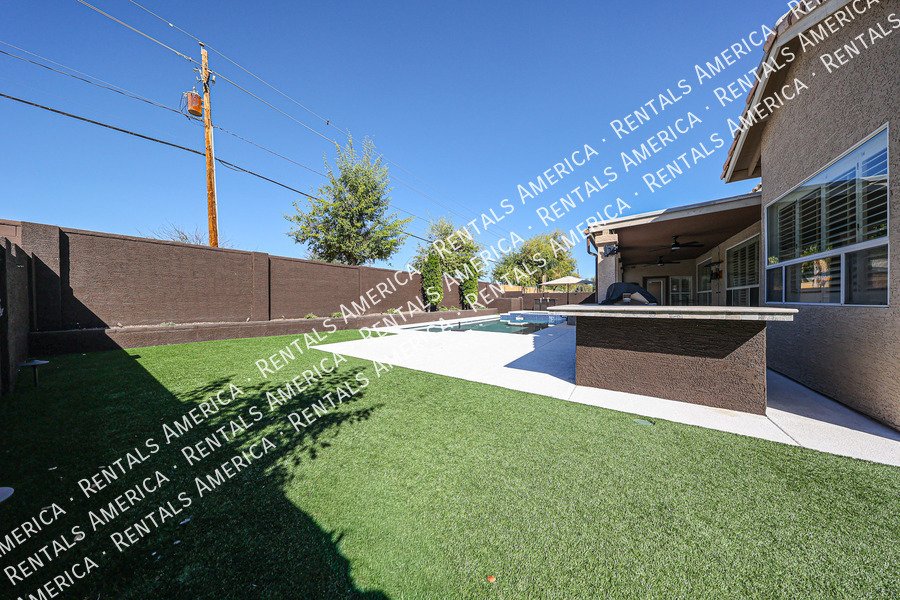 6126 E Juniper Ave property image