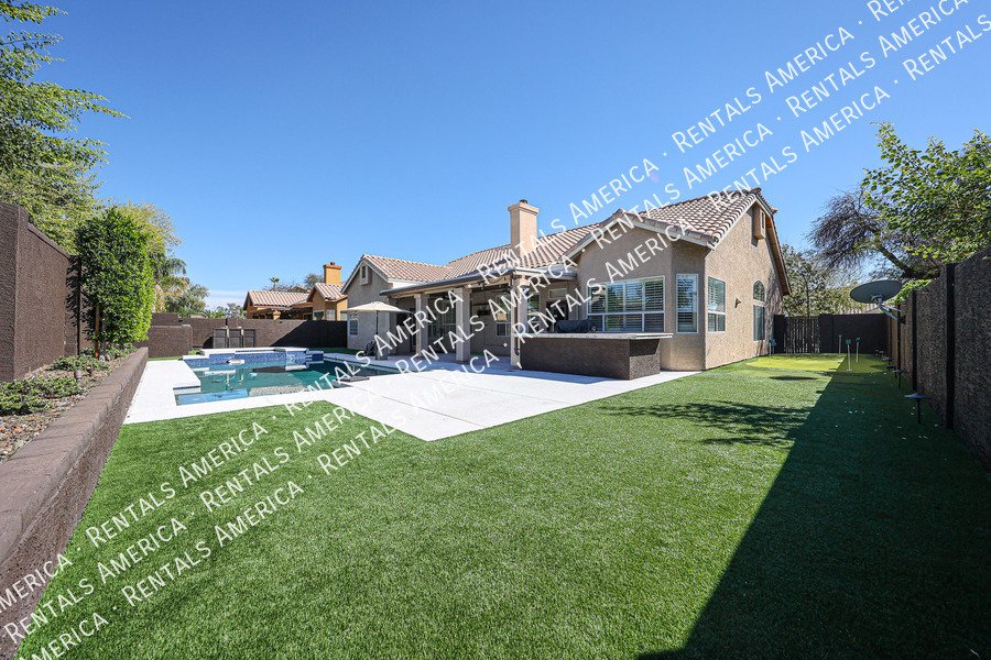 6126 E Juniper Ave property image