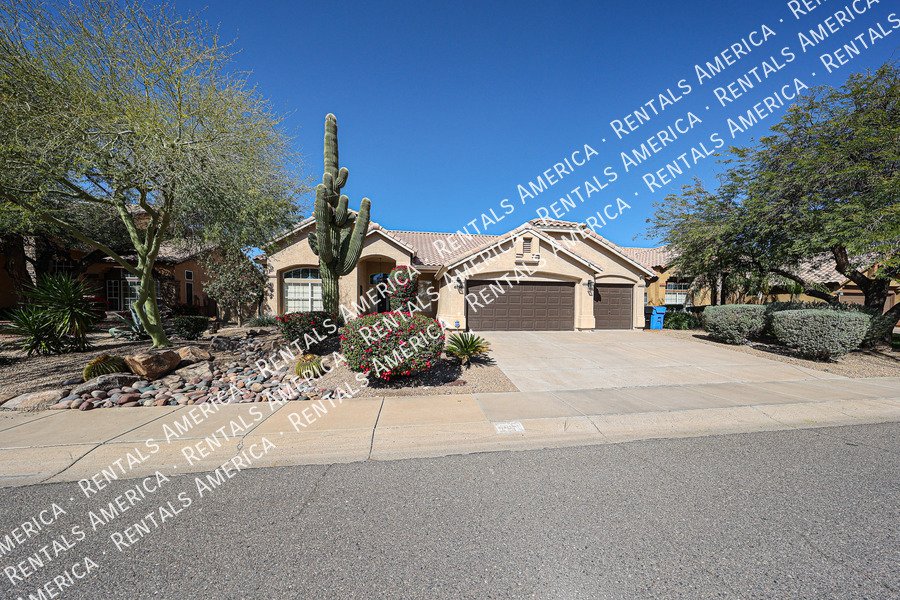 6126 E Juniper Ave property image