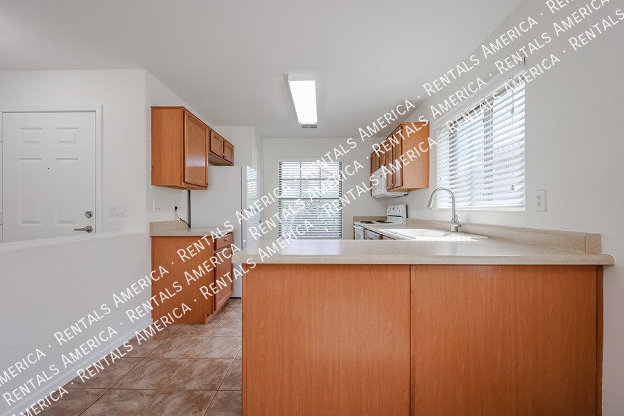 Meticulously Maintained single leveh home property image