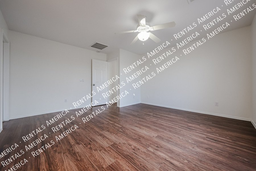 Meticulously Maintained single leveh home property image