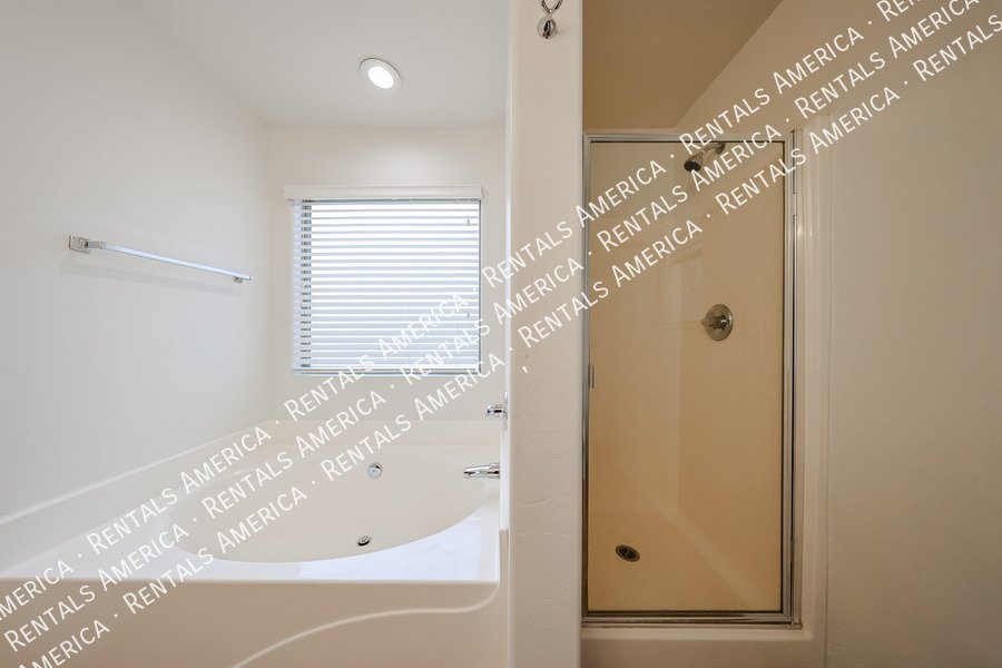 Meticulously Maintained single leveh home property image