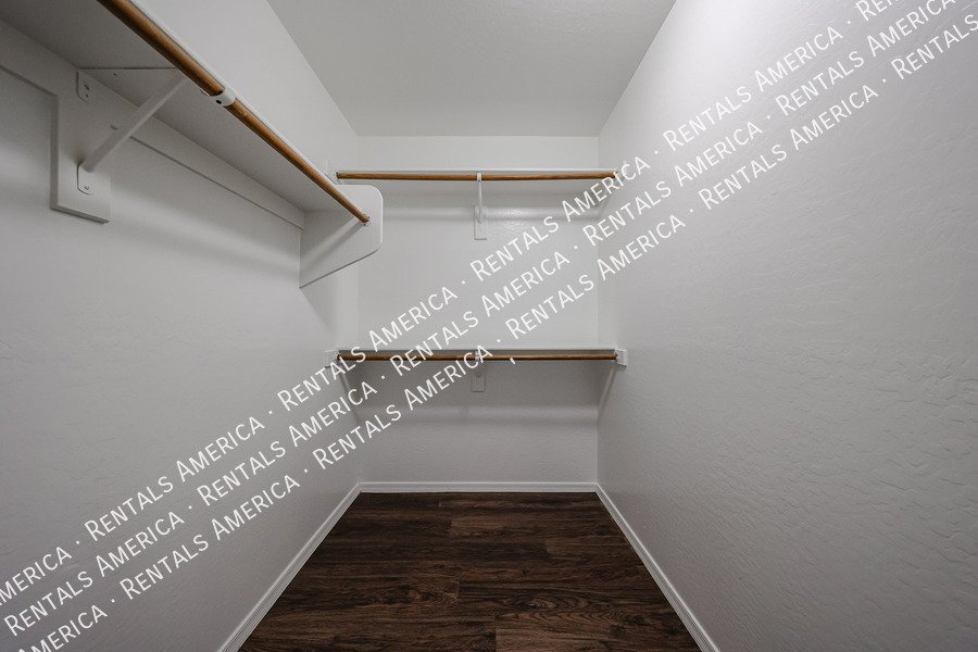 Meticulously Maintained single leveh home property image