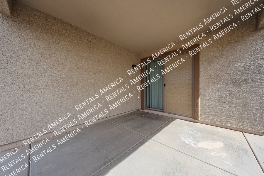 Meticulously Maintained single leveh home property image